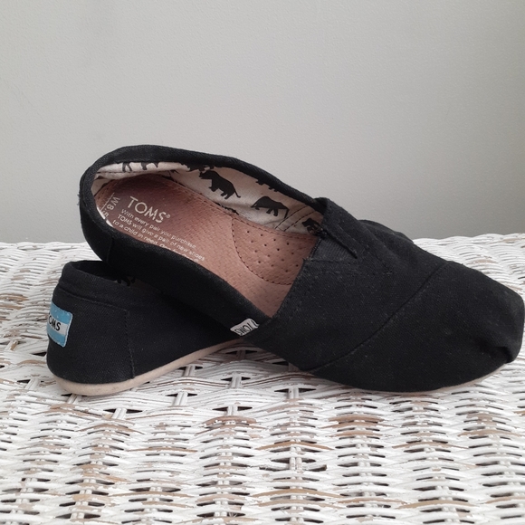 Classic Black Toms - Picture 2 of 7